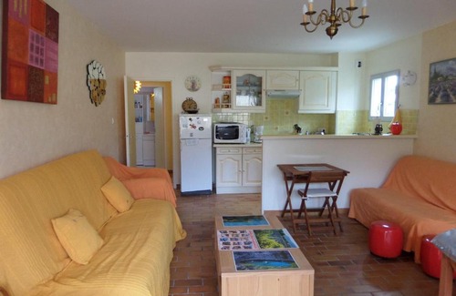 Le Brusc Apartment | Charming Apartment With Terrace By The Beach