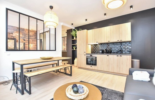 Quartier de Rochechouart Apartment | Charming Apartment - 3br/8p - South Pigalle