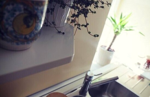 Aventine Apartment | Charming apartment in 1930s villa in quiet, central, green area.