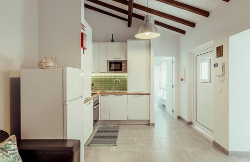 Alges Apartment | Charming Apartment in Algés with Vegetable Garden