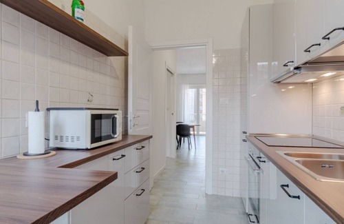 Santa Rita Apartment | Charming apartment of about 85 square meters, able to accommodate up to 6 people, located on the second floor of a building with a lift (a few steps to access it).The property is located in a residential area, quiet and well-stocked with all services. It