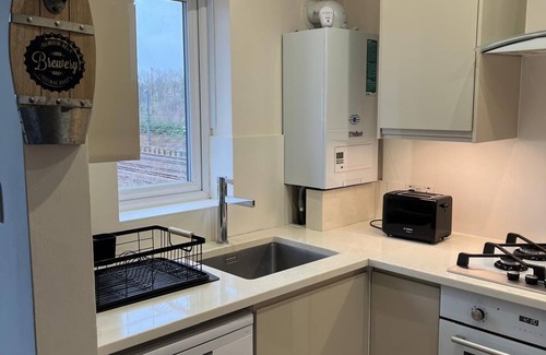 West Hendon Apartment | Charming Apartment with Easy Access to Central London Attractions - with WiFi