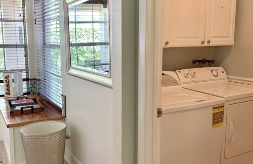 Davie Bed & Breakfast | Charming B&B in Soothing community near beaches