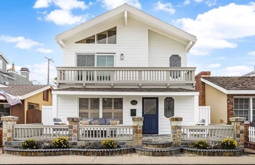 Balboa Island House | Charming Balboa Island Retreat