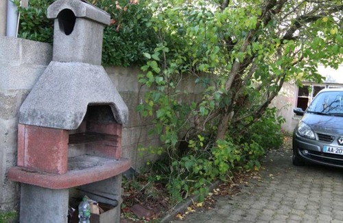 Saint-Pair-sur-Mer Cottage | Charming Beachside Home: 2BR, Private Courtyard, BBQ, Parking, Walk to Jullouville Beach!