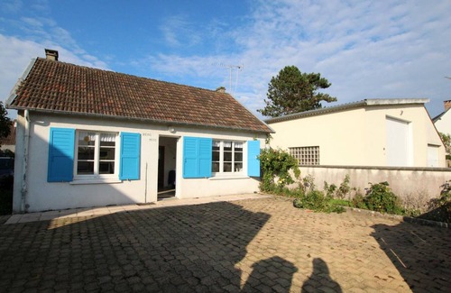 Saint-Pair-sur-Mer Cottage | Charming Beachside Home: 2BR, Private Courtyard, BBQ, Parking, Walk to Jullouville Beach!