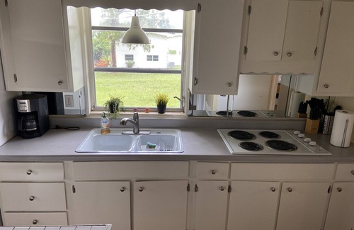Bonita Shores Cottage | Charming Beach Cottage 1 Mile To Beach, Shopping, Restaurants, Paradise