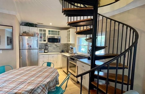 Manasquan Cottage | Charming Beachside Cottage – Just 1.5 Blocks from the Beach