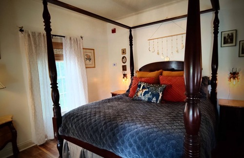 New Iberia Bed & Breakfast | Charming Bed & Breakfast at Rip Van Winkle Gardens