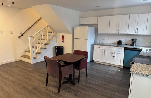 Northside House | Charming bedroom in a 3 bed house in Houston with AC