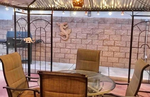 La Quinta Cove House | Charming bedroom in fabulous La Quinta with AC