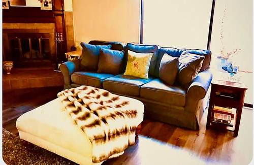 La Quinta Cove House | Charming bedroom in fabulous La Quinta with AC