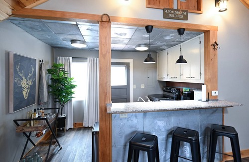 Benson House | Charming Benson Home - Sleeps 5, Hot Tub!