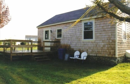 Block Island Cottage | Charming Block Island Cottage with Pond