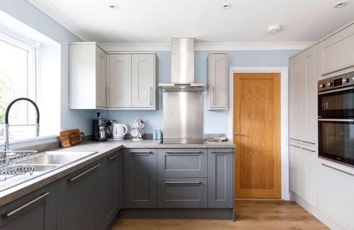 Wittering House | Charming Bolthole 400m to Beach