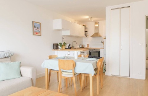 Quartier de Rochechouart Apartment | Charming Bright Apartment - Paris 9th