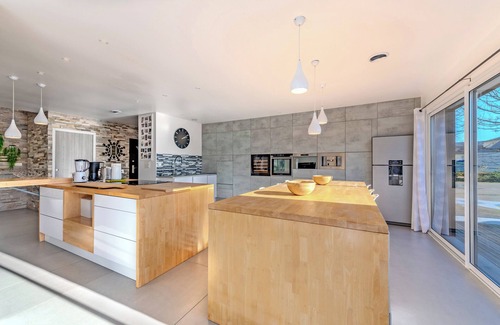 Kerlouet Villa | Charming Brittany Villa - Spa, Jacuzzi, Fitness Room, 5 Min. from the Sea