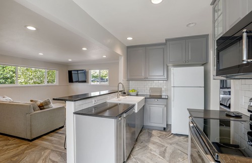 Southeastern Sacramento House | Charming Bungalow in Quiet Tahoe Park Neighborhood