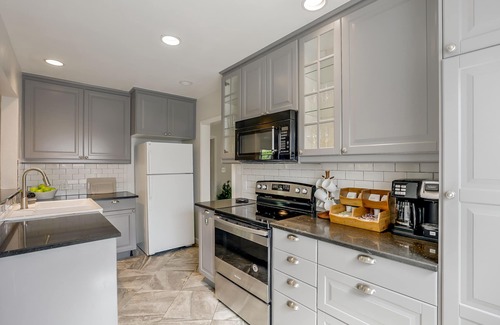 Southeastern Sacramento House | Charming Bungalow in Quiet Tahoe Park Neighborhood