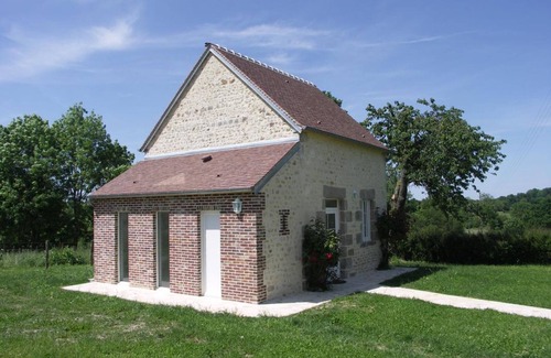 Coulonges-sur-Sarthe Cottage | Charming cottage with garden & EV charging - 6 bedrooms, Normandy-Maine Park