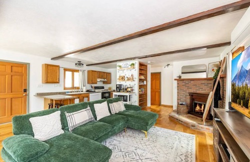 Munds Park Cabin | Charming Cabin close to Flagstaff, Sedona & Hiking