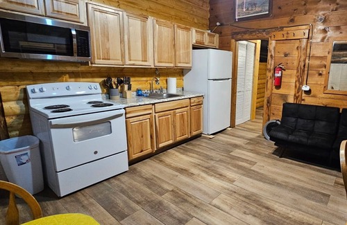 Cooke City-Silver Gate Cabin | Charming Cabin in Cooke City