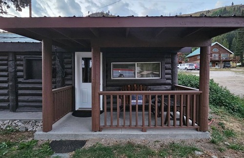 Cooke City-Silver Gate Cabin | Charming Cabin in Cooke City