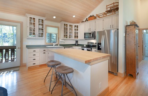 Wilson House | Charming Cabin in Wilson. Available Long Term Only. Pet Friendly!