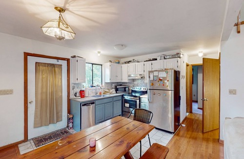 Lake Ariel House | Charming cabin with decks, community amenities & dog friendly