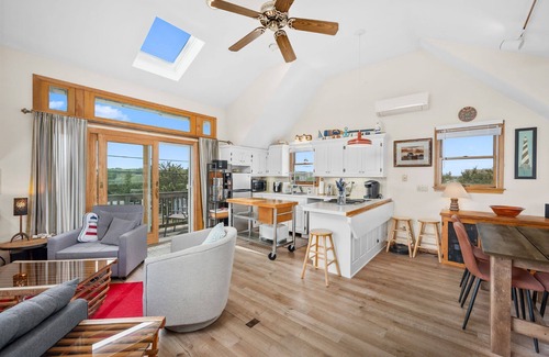 East Sandwich Cottage | Charming Cape Cod Retreat Near the Beach