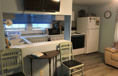 East Sandwich Cottage | Charming Cape Cod Private Beach Cottage at the Bay!