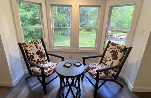 Sapphire Cottage | Charming Carolina Cottage Nestled in Blue Ridge Mtns Sapphire, Toxaway, Cashiers
