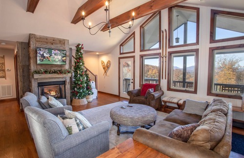 Boone Ski Chalet | Charming Chalet with Sweeping Views
