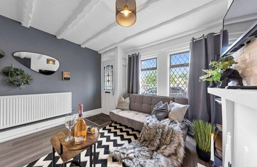 Chatham Apartment | Charming Chatham Apartment with 3 Bedrooms