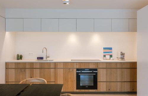 Lichtervelde House | Charming Chic Stay with Garden Views & Parking