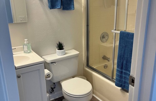 Imperial Beach Condo | Charming, clean and spacious unit with private balcony 1.5 blks from the beach!