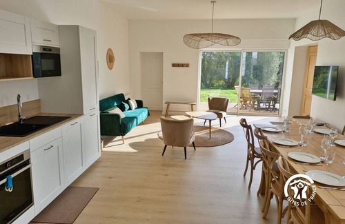 Saint-Denis-d'Anjou Cottage | Charming countryside house for 9 guests in Saint-Denis-d'Anjou