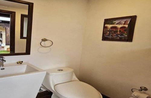 Antigua Guatemala Villa | Charming Colonial - Hot Tub - Walk to Antigua Ctr