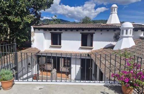 Antigua Guatemala House | Charming Colonial Villa Azotea