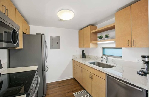 Downtown San Diego Condo | Charming Condo in Little Italy