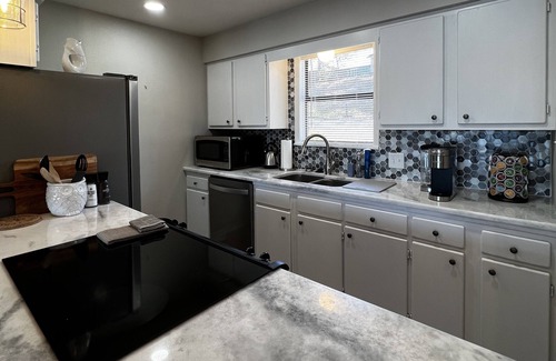 Rockwell Condo | Charming condo with beautiful lake views