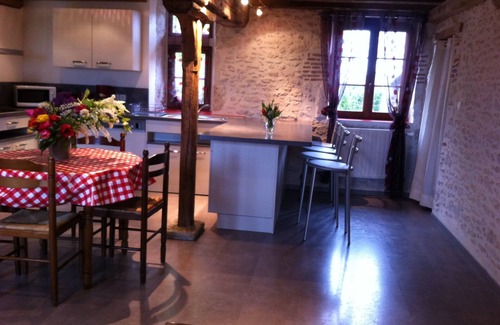 Bougy-lez-Neuville House | Charming cottage Le Moulin Brulé with swimming pool