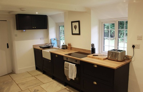 Kidlington Cottage | Charming cotswold stone cottage - child and dog friendly