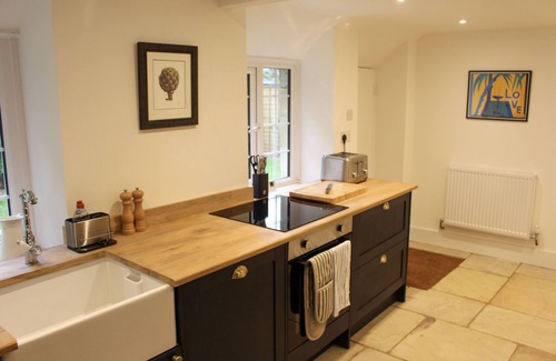 Kidlington Cottage | Charming cotswold stone cottage - child and dog friendly