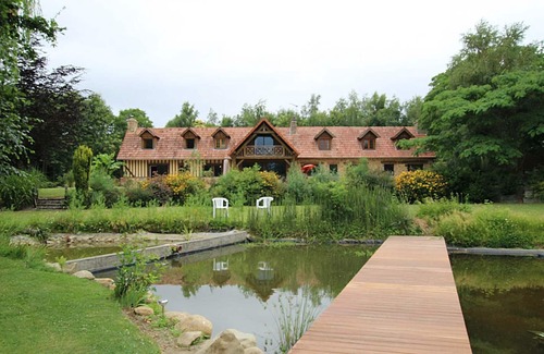 Le Val-Saint-Pere Cottage | Charming Cottage with Garden, Near Mont Saint-Michel: 3 Bedrooms, Fireplace, and Modern Amenities