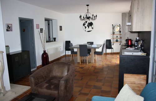 Milly-la-Foret Apartment | Charming cottage in L 'Essonne