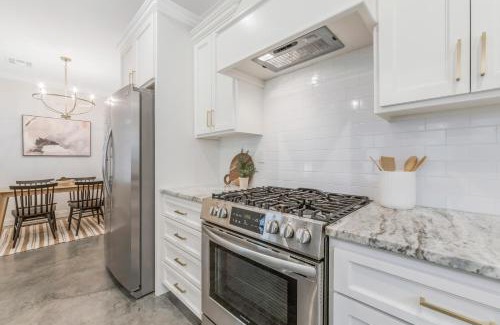 Lafayette House | Charming Cottage built in 2019