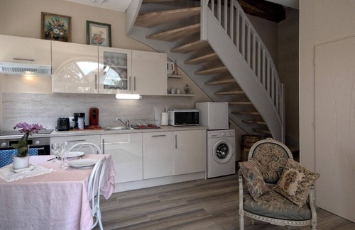 Montagney Cottage | Charming cottage in Montagney with terrace and park, pets allowed, private parking