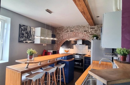 Tartaras Cottage | Charming Cottage in Tartaras - Terrace & Pets Welcome