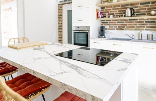 Saulcet Cottage | Charming Cottage in Vineyards with Spa and Terrace